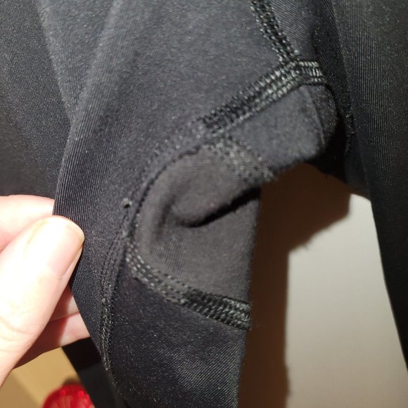 Size 8 Lululemon capri - Picture 4 of 4